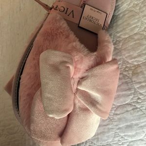 Victoria Secret slippers Large (9-10) 🌸🌸